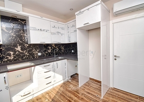 An investment project for sale is a building in the Altyntas - Antalya area