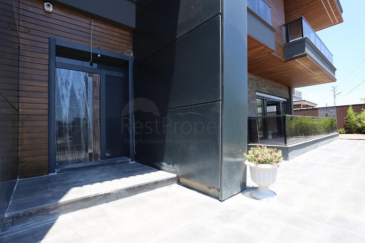 5+1 villa in Doshemealti - Antalya area