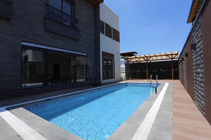 5+1 villa in Doshemealti - Antalya area
