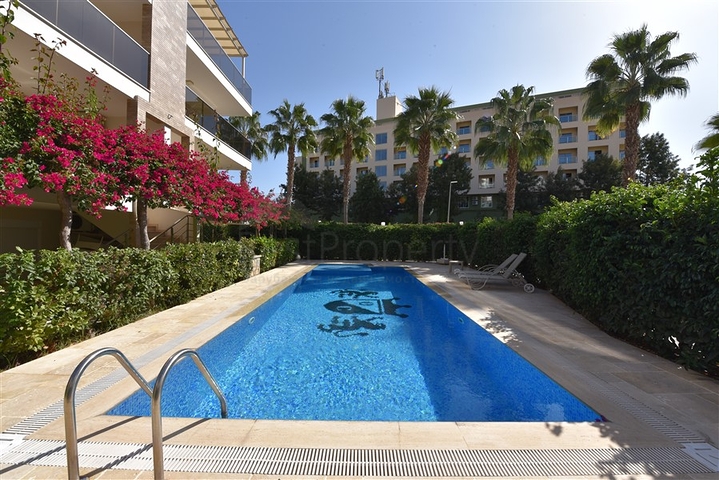 Spacious 3+1 penthouse in Konakli district