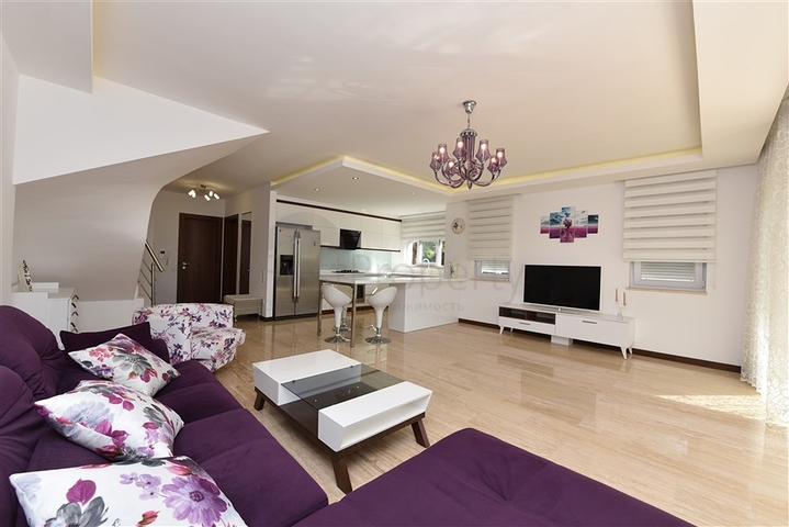 Spacious 3+1 penthouse in Konakli district