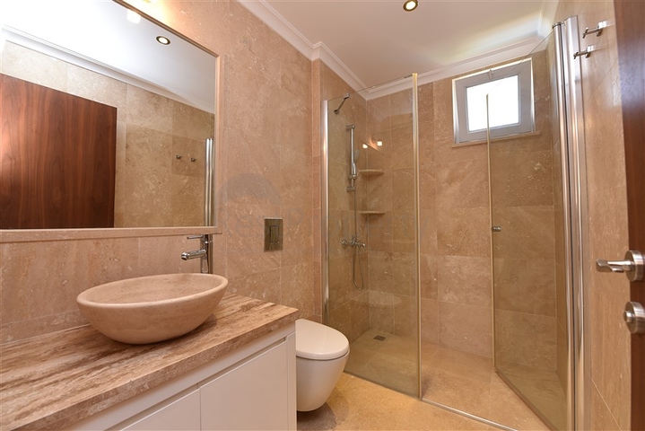 Spacious 3+1 penthouse in Konakli district