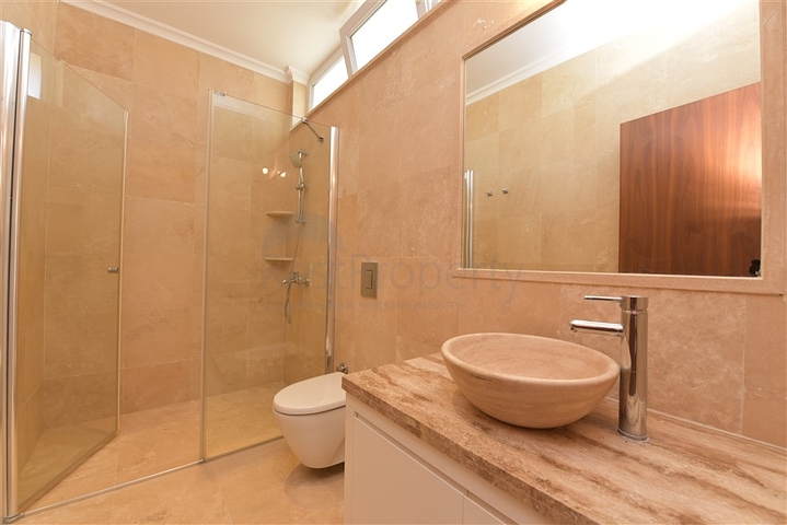 Spacious 3+1 penthouse in Konakli district