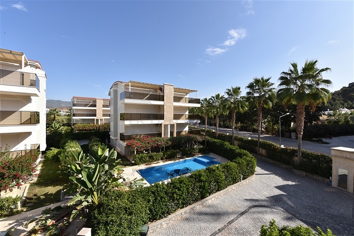 Spacious 3+1 penthouse in Konakli district