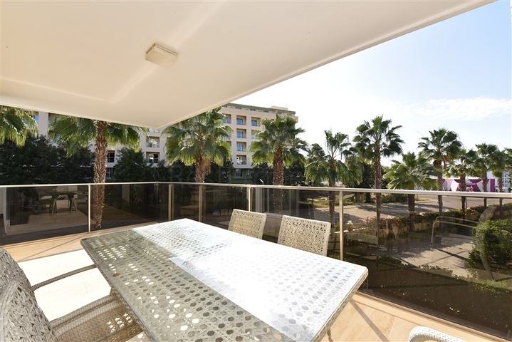 Spacious 3+1 penthouse in Konakli district