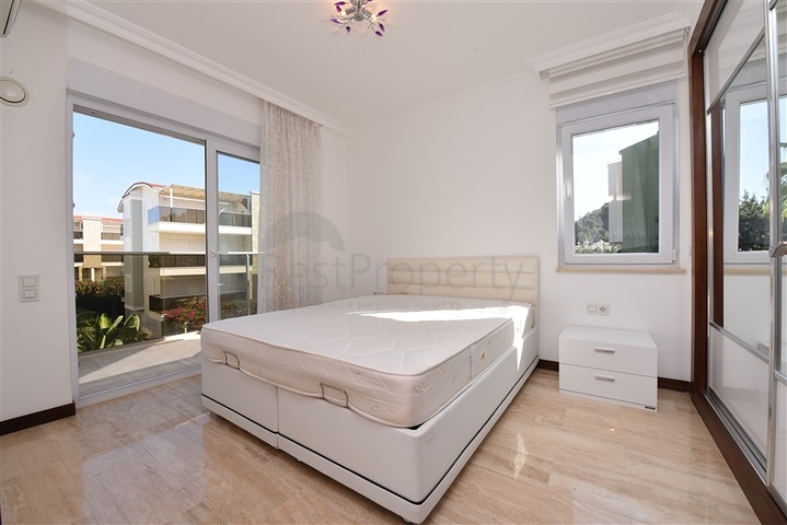 Spacious 3+1 penthouse in Konakli district