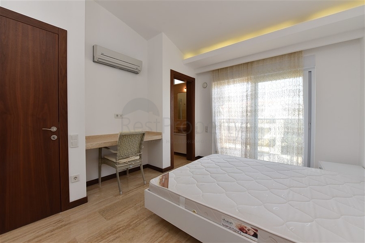 Spacious 3+1 penthouse in Konakli district