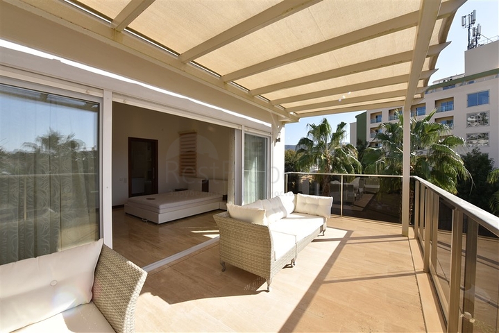 Spacious 3+1 penthouse in Konakli district