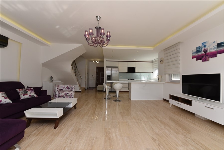 Spacious 3+1 penthouse in Konakli district