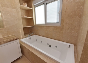 Spacious 3+1 penthouse in Konakli district