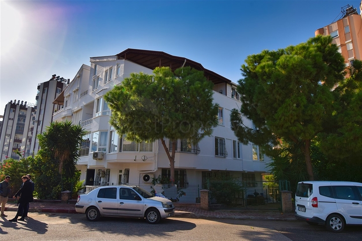 1+1 apartment in the Guzeloba - Antalya neighborhood