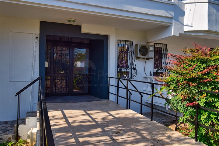 1+1 apartment in the Guzeloba - Antalya neighborhood