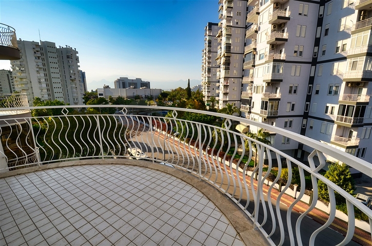 2+1 apartment in the area of Lara Antalya