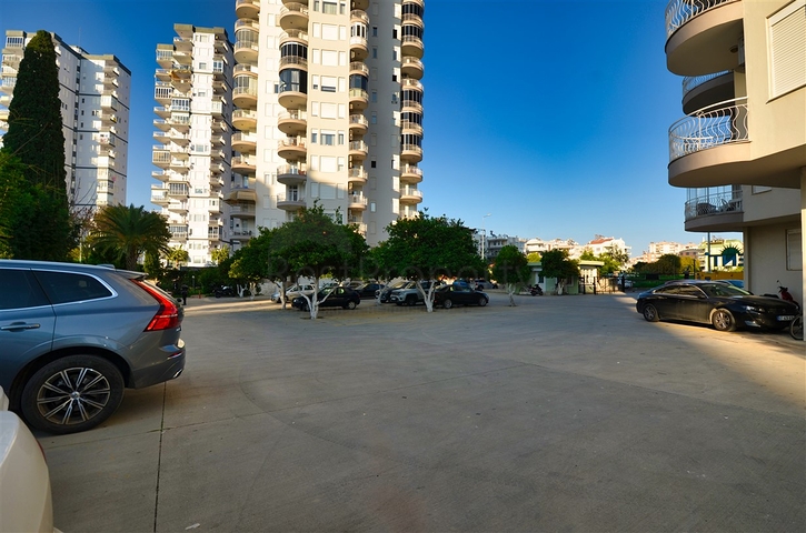 2+1 apartment in the area of Lara Antalya