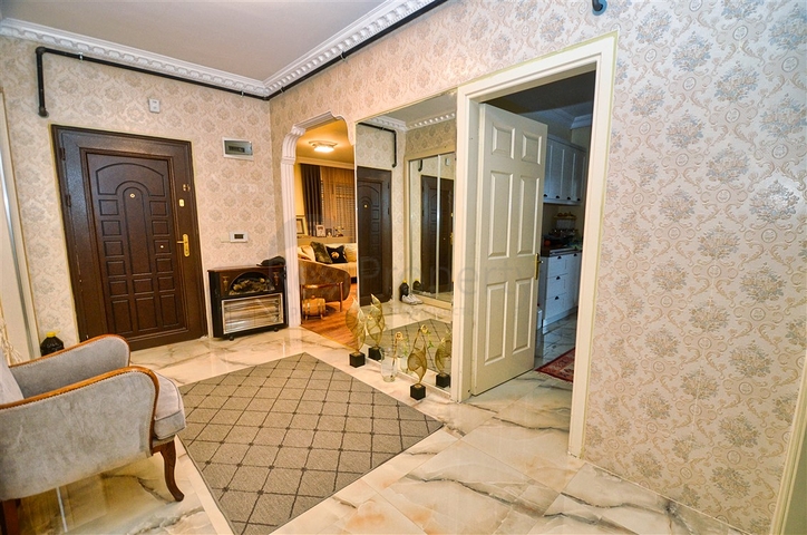 A 3+1 apartment in the Guzeloba - Antalya neighborhood 