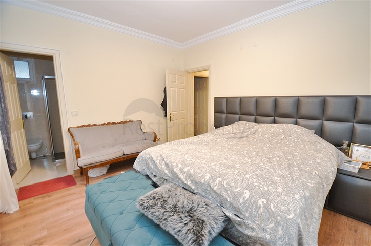 A 3+1 apartment in the Guzeloba - Antalya neighborhood 