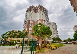 A 3+1 apartment in the Guzeloba - Antalya neighborhood 