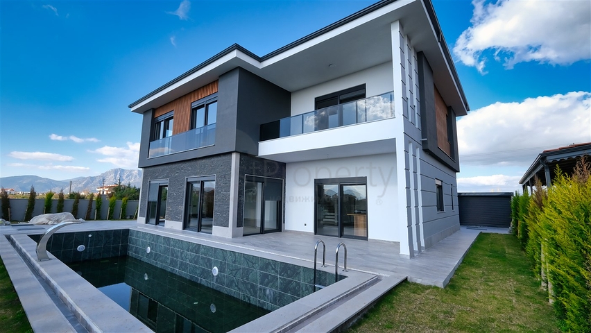 5+1 villa in Doshemealti - Antalya area 