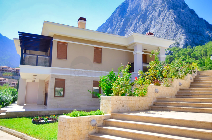 Villas in the neighborhood of Hadjisekiler - Antalya