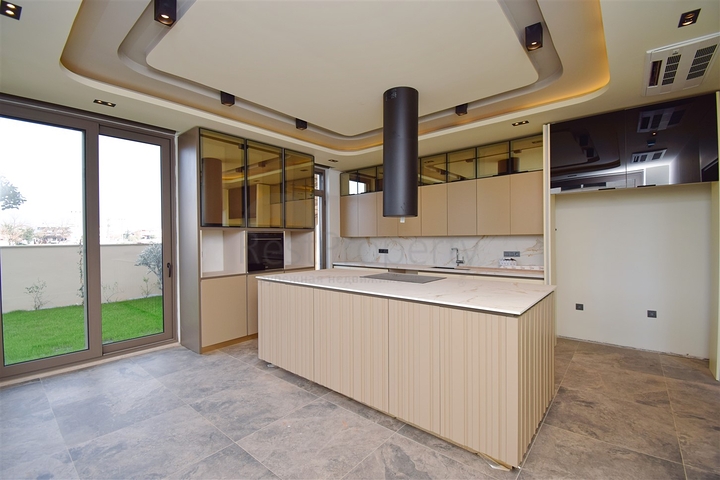 4+1 villa in Doshemealti - Antalya area