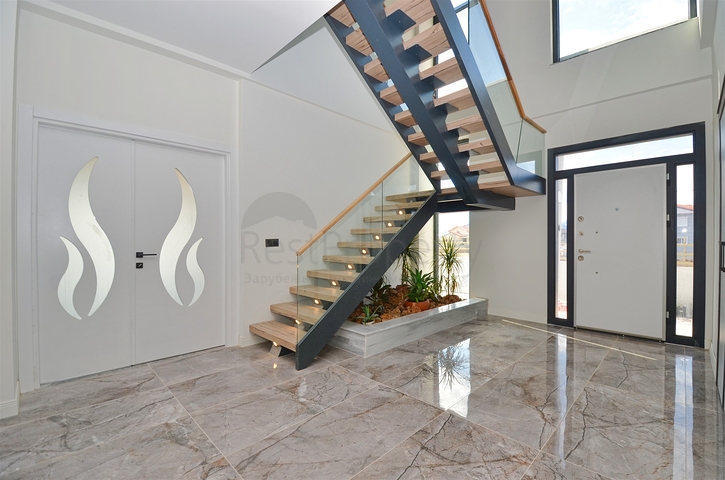 Villa layout 7+2 in the area of Doshemealti - Antalya