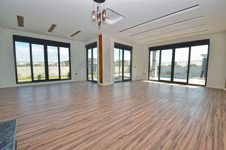 Villa layout 7+2 in the area of Doshemealti - Antalya