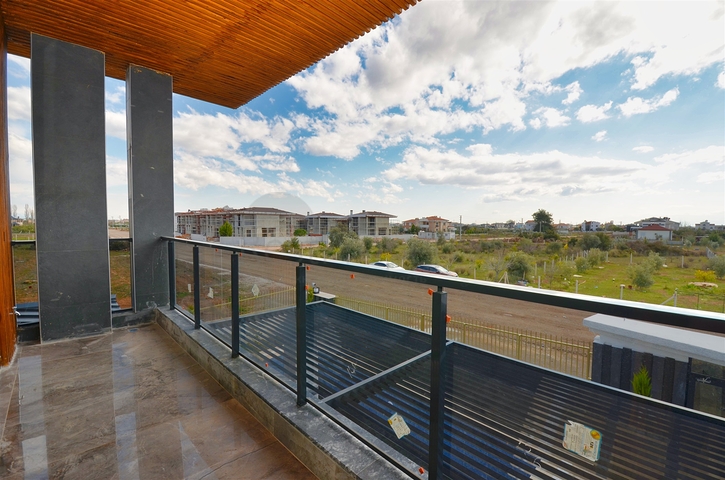 Villa layout 7+2 in the area of Doshemealti - Antalya