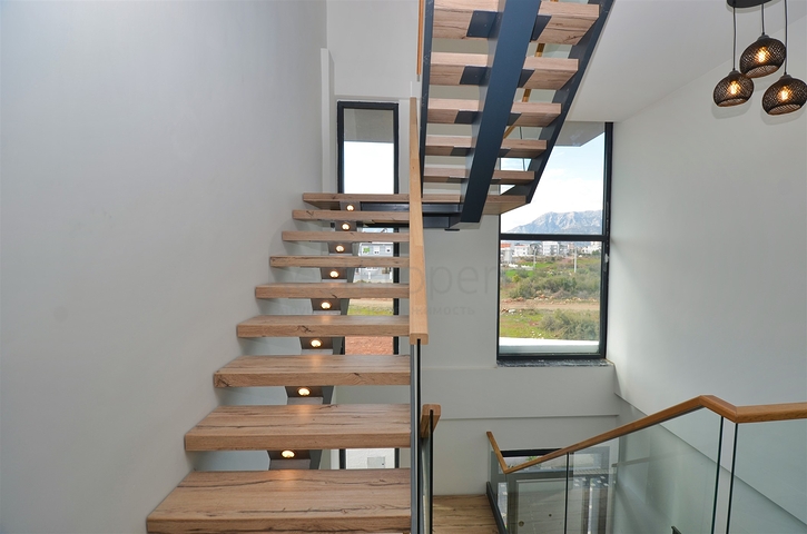 Villa layout 7+2 in the area of Doshemealti - Antalya