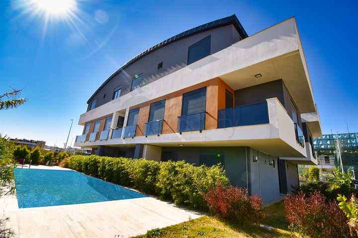 A 3+1 apartment in the Guzeloba - Antalya neighborhood