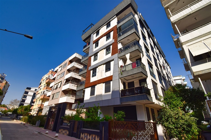 A 3+1 apartment in the Genchlik - Antalya neighborhood 