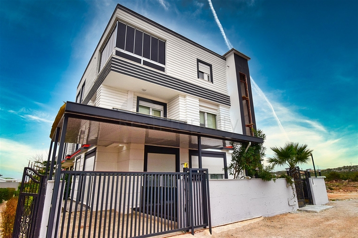 7+3 villa in Altyntas - Antalya area 