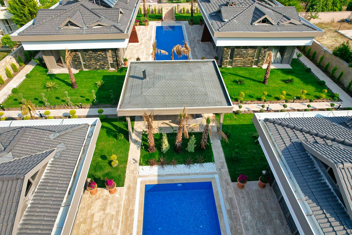 4+1 villa in Aslanbujak - Antalya neighborhood