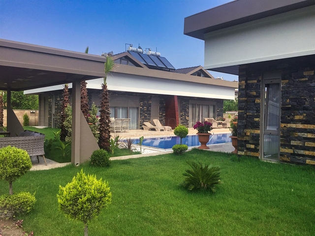 4+1 villa in Aslanbujak - Antalya neighborhood