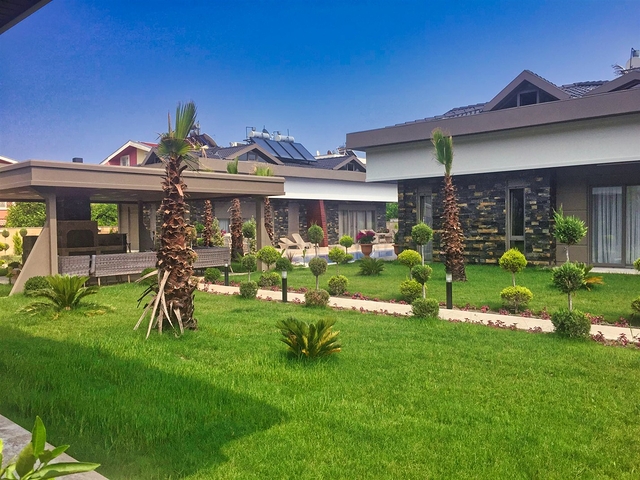 4+1 villa in Aslanbujak - Antalya neighborhood