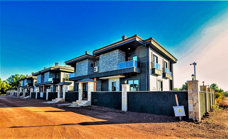 4+1 villas in Doshemealti - Antalya area 