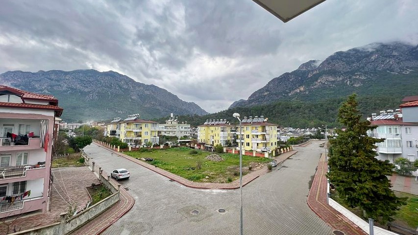 4+1 apartment in Aslanbujak - Antalya neighborhood 