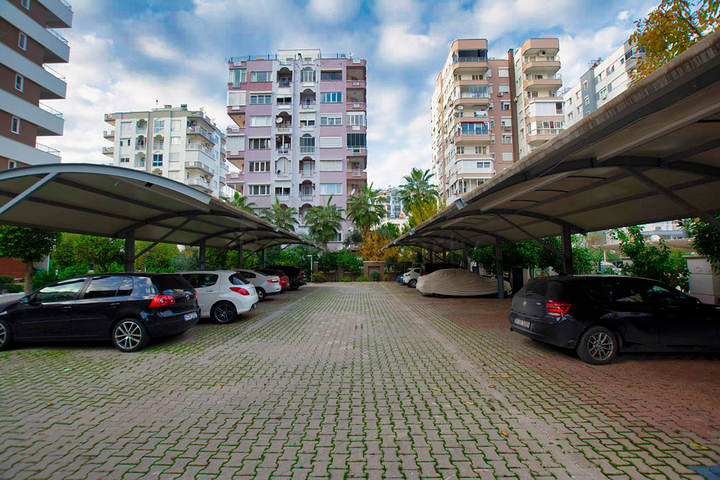 2+1 apartments in the Guzeloba - Antalya neighborhood 