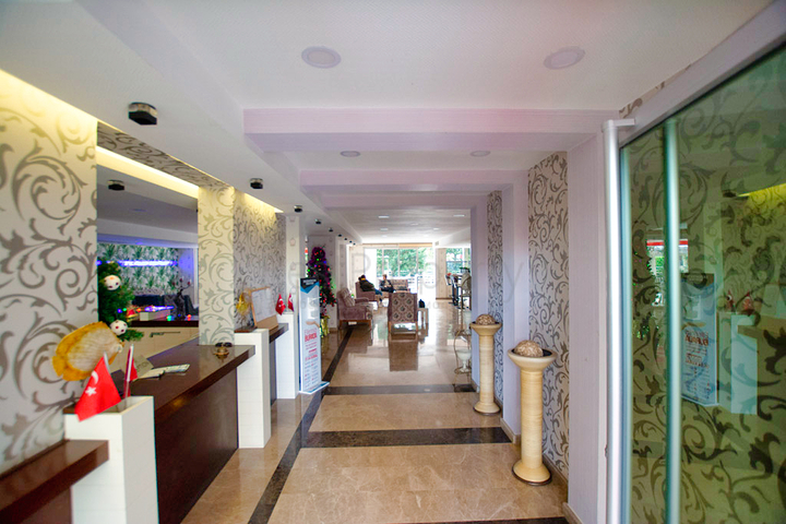 2+1 apartments in the Guzeloba - Antalya neighborhood 