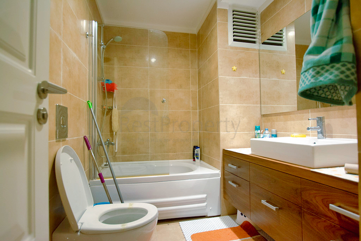 2+1 apartments in the Guzeloba - Antalya neighborhood 