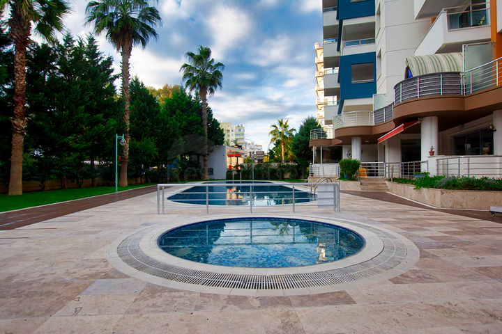 2+1 apartments in the Guzeloba - Antalya neighborhood 
