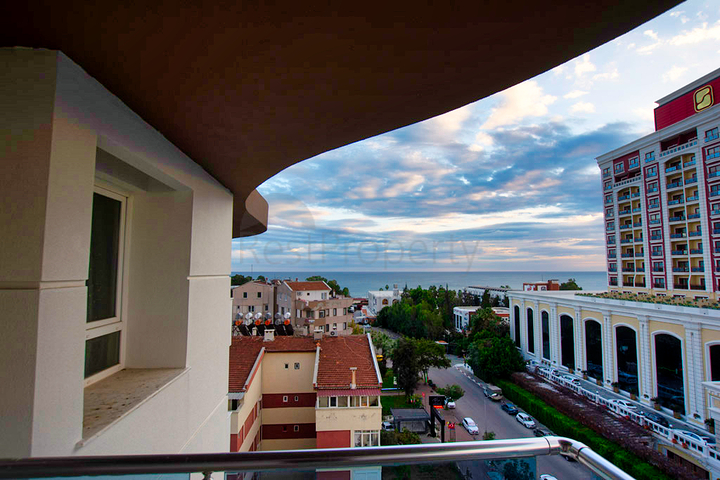 2+1 apartments in the Guzeloba - Antalya neighborhood 