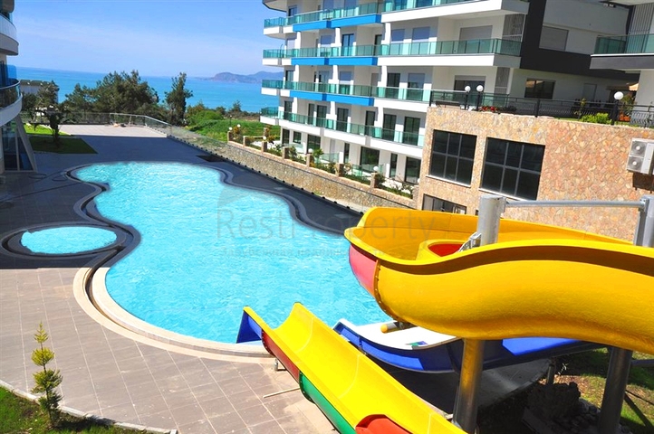 Apartment 2+1 in a residential complex with hotel infrastructure.