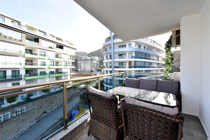 Apartment 2+1 in a residential complex with hotel infrastructure.