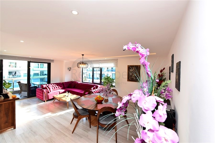 Apartment 2+1 in a residential complex with hotel infrastructure.