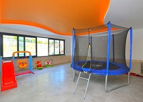 Apartment 2+1 in a residential complex with hotel infrastructure.