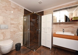 Apartment 2+1 in a residential complex with hotel infrastructure.