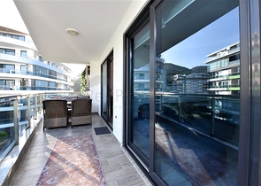 Apartment 2+1 in a residential complex with hotel infrastructure.