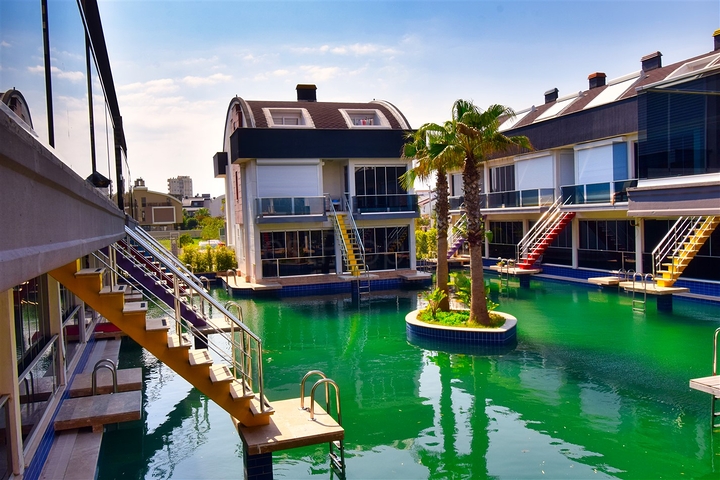 A 2+1 duplex apartment in the Guzeloba - Antalya neighborhood