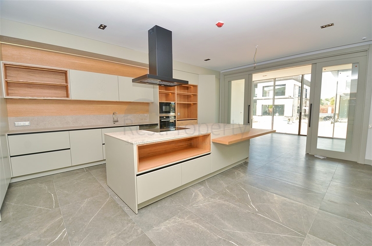 4+1 villa in Doshemealti - Antalya area