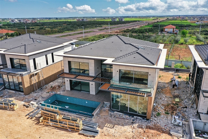 4+1 villa in Doshemealti - Antalya area